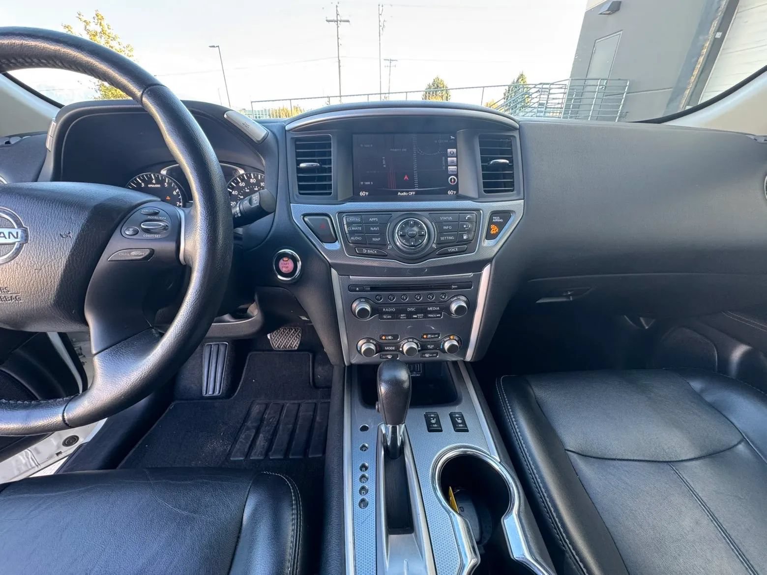 Used 2020 Nissan Pathfinder SL AWD/4WD image 10