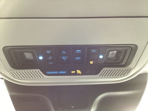 Used 2025 Ford Expedition Max Platinum AWD/4WD image 29
