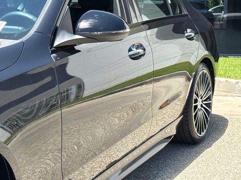 Used 2023 Mercedes-Benz C 300 4MATIC Sedan image 4