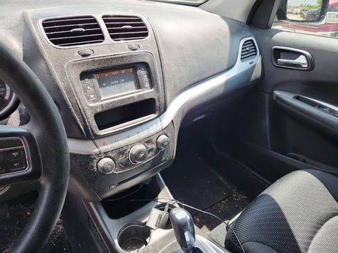 Used 2018 Dodge Journey SE image 10