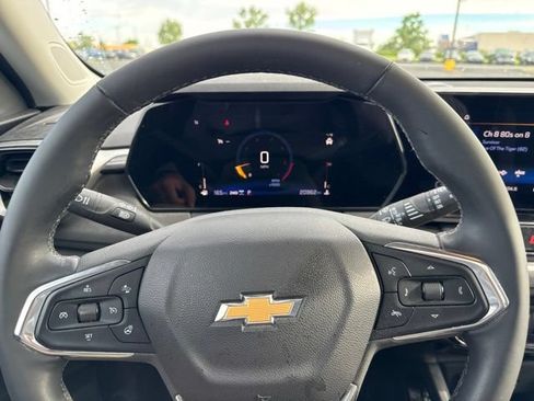 Used 2024 Chevrolet TrailBlazer LT w/ Convenience Package AWD/4WD image 9