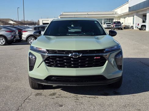 Used 2024 Chevrolet Trax RS image 2