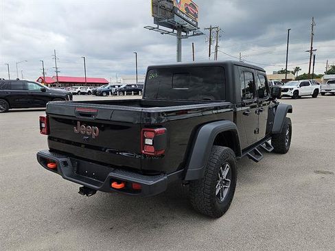 Used 2024 Jeep Gladiator Mojave w/ Technology Group AWD/4WD image 5
