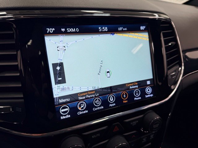 Used 2020 Jeep Grand Cherokee Overland AWD/4WD image 12