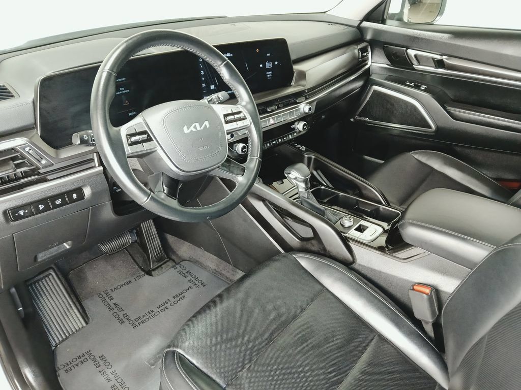 Used 2025 Kia Telluride S FWD image 17
