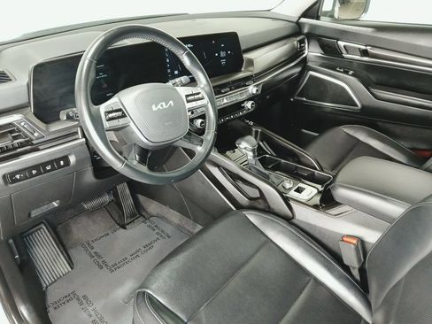 Used 2025 Kia Telluride S FWD image 17