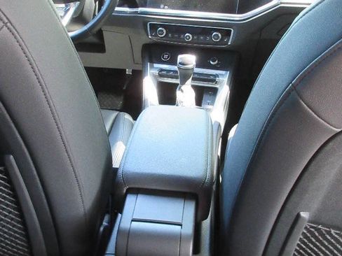 Used 2023 Audi Q3 2.0T Premium w/ Convenience Package image 29