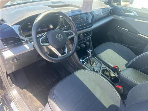 Certified 2023 Volkswagen Taos SE w/ Panoramic Sunroof Package AWD/4WD image 9