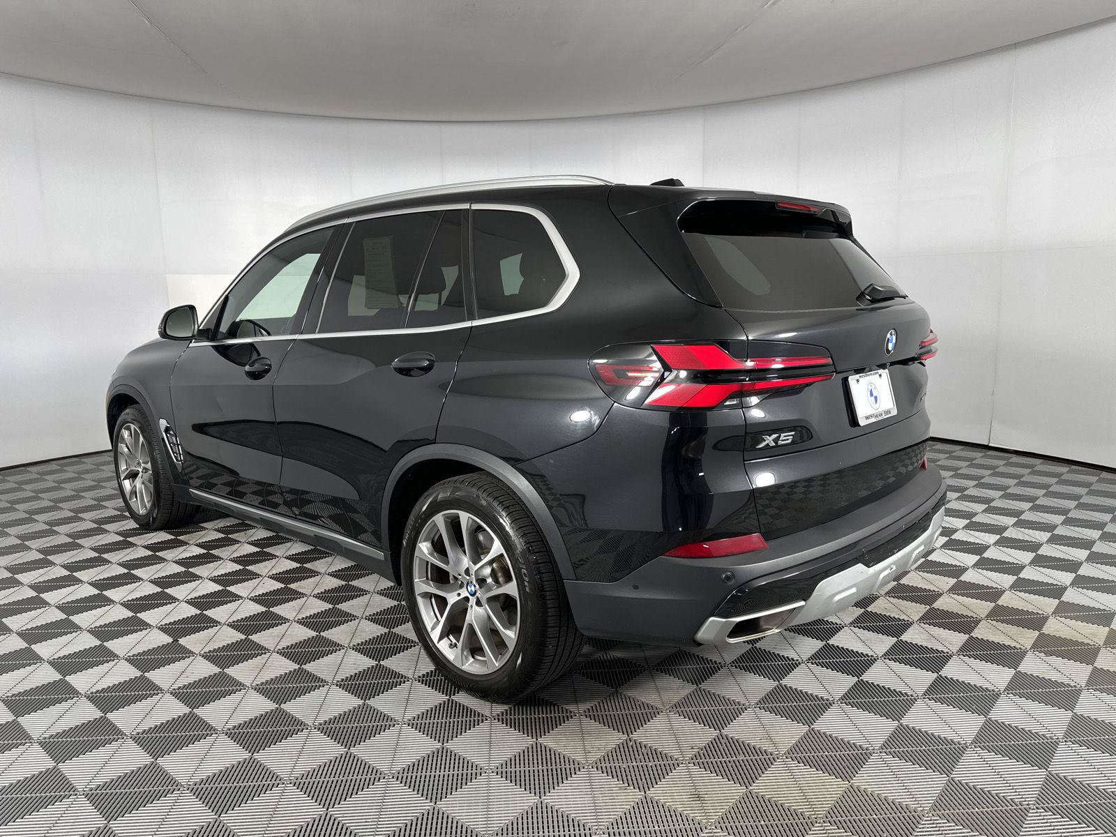 Used 2024 BMW X5 xDrive40i w/ Premium Package AWD/4WD image 21