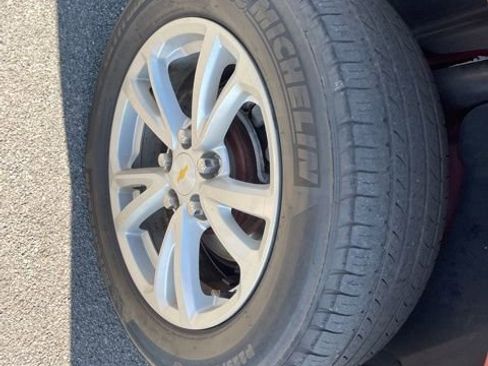 Used 2017 Chevrolet Equinox LT w/ Convenience Package image 9