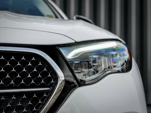 New 2026 Mercedes-Benz E 450 4MATIC Sedan image 6