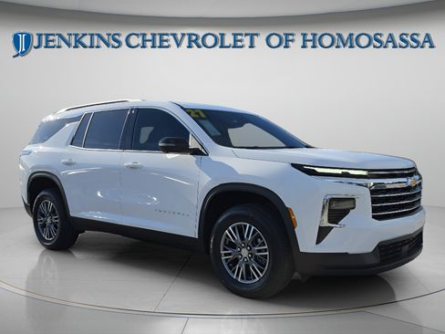 New 2027 Chevrolet Traverse LT w/ Driver Confidence Package FWD image 2