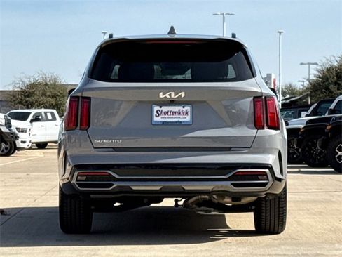 Used 2023 Kia Sorento SX image 7
