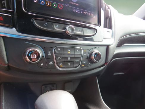 Certified 2023 Chevrolet Traverse RS FWD image 23