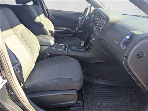 Used 2016 Dodge Charger SXT image 19