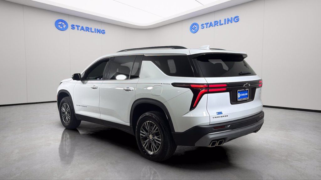 Used 2024 Chevrolet Traverse LT FWD image 5