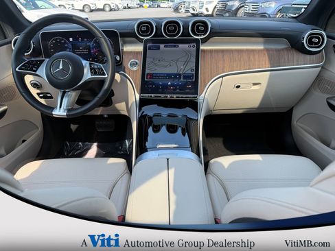 Used 2024 Mercedes-Benz GLC 300 4MATIC image 2