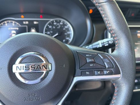Used 2020 Nissan Kicks SR w/ SR Premium Package FWD image 21