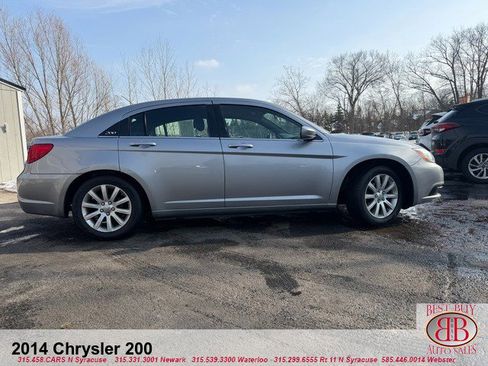 Used 2014 Chrysler 200 Touring FWD image 7