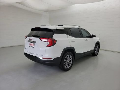 Used 2024 GMC Terrain SLT FWD image 5