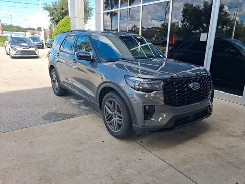 Used 2026 Ford Explorer ST-Line w/ ST-Line Street Pack RWD image 9