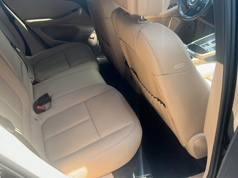 Certified 2026 Porsche Macan AWD/4WD image 19