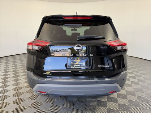 Certified 2023 Nissan Rogue SV w/ SV Premium B Package AWD/4WD image 9