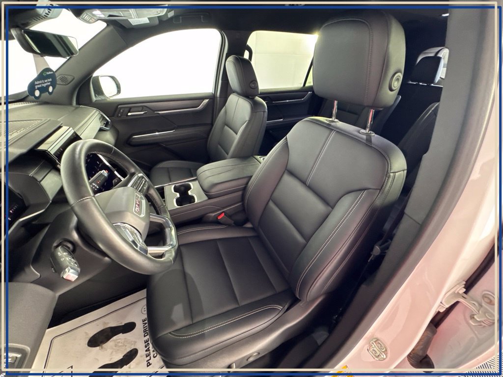 Certified 2026 GMC Acadia Elevation w/ Elevation Premium Package AWD/4WD image 29