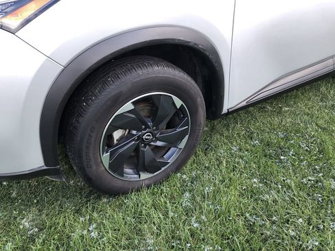 Used 2025 Nissan Rogue SV image 10