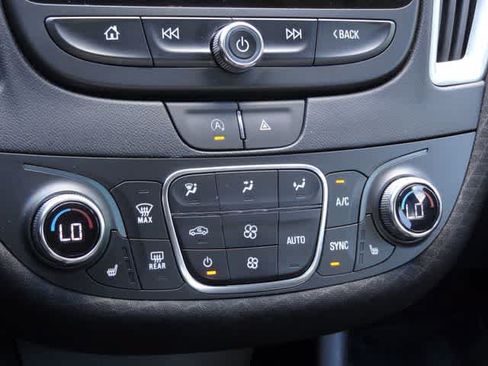 Used 2023 Chevrolet Malibu LT FWD image 25
