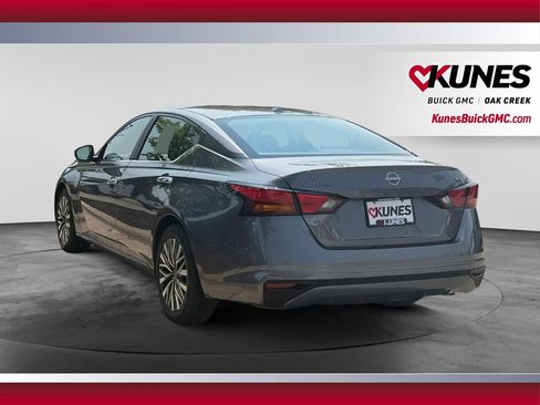Used 2024 Nissan Altima 2.5 SV FWD image 8