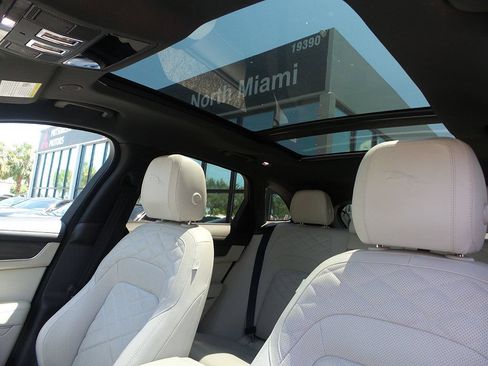 Used 2023 Jaguar F-PACE S AWD/4WD image 18