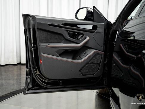 Used 2024 Lamborghini Urus S image 25