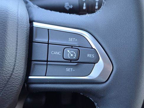 New 2026 Jeep Compass Latitude image 7