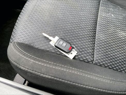 Used 2019 Mitsubishi Outlander ES image 14