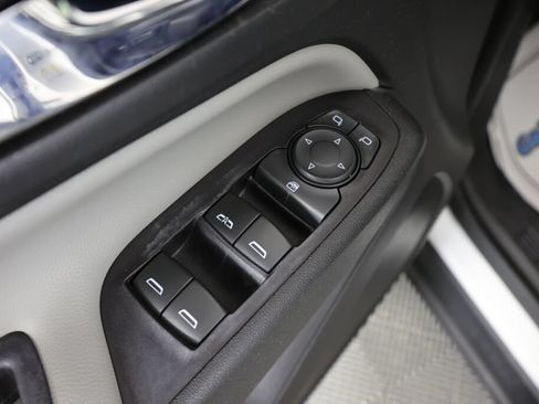 Used 2018 Chevrolet Equinox LS FWD image 30
