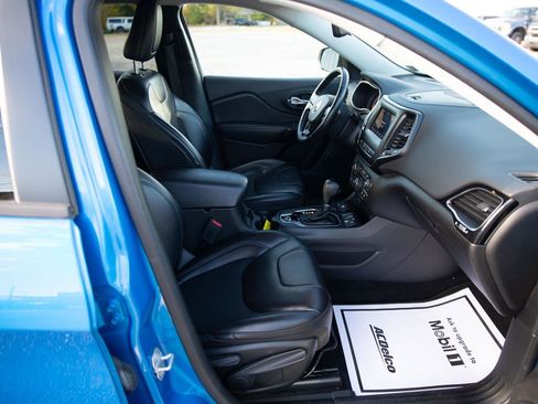 Used 2021 Jeep Cherokee Latitude Plus image 26