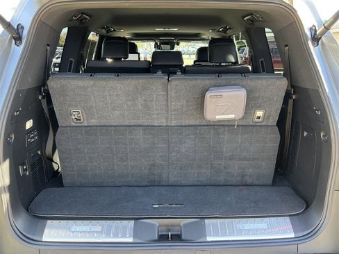 Used 2023 Lexus LX 600 4WD w/ Luxury Package image 31