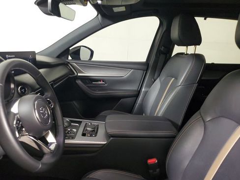 Certified 2025 MAZDA CX-70 Plug-In Hybrid w/ Premium Plus AWD/4WD image 19