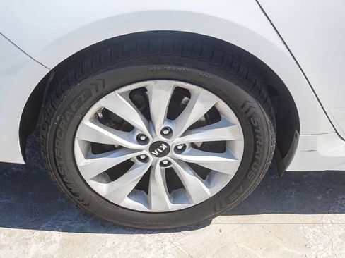 Used 2016 Kia Optima EX w/ Premium Package FWD image 9