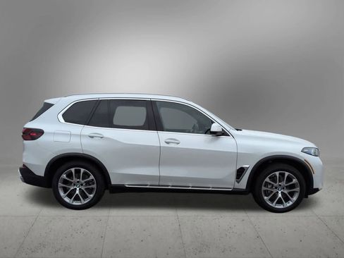 Used 2024 BMW X5 xDrive40i w/ Premium Package image 7