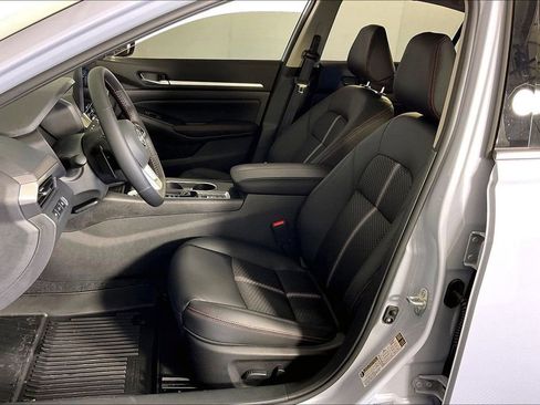 New 2026 Nissan Altima 2.5 SR image 12