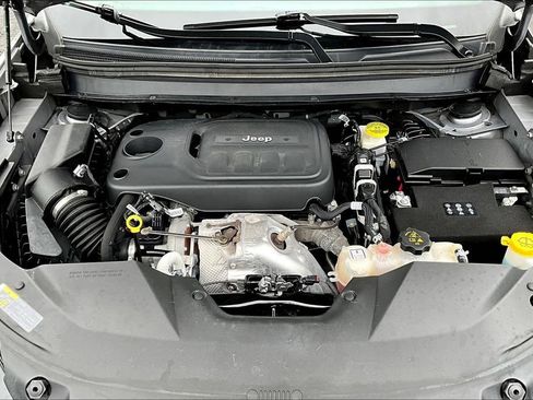 Used 2022 Jeep Cherokee Limited AWD/4WD image 30
