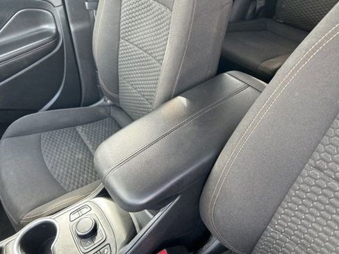 Used 2020 GMC Terrain SLE w/ Driver Convenience Package AWD/4WD image 29
