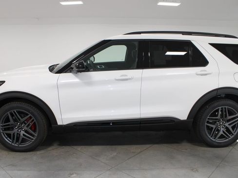 New 2026 Ford Explorer ST w/ Sun And Sound Package image 5