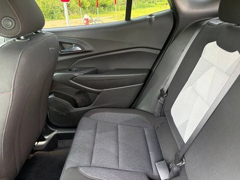 Used 2025 Chevrolet Trax RS w/ Driver Confidence Package FWD image 38