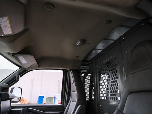 Used 2021 Chevrolet Express 2500 w/ Driver Convenience Package image 22