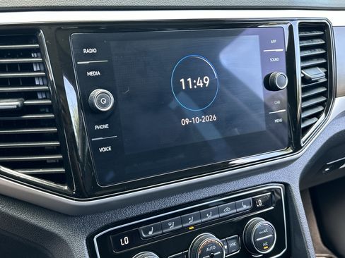 Used 2023 Volkswagen Atlas SE w/ Panoramic Sunroof Package FWD image 22