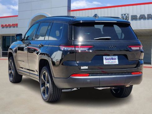 New 2025 Jeep Grand Cherokee L Altitude image 4