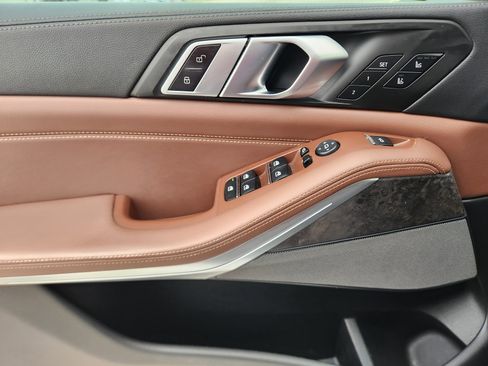 Used 2020 BMW X5 M50i w/ Premium Package image 24